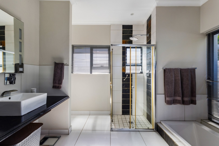 3 Bedroom Property for Sale in Pezula Golf Estate Western Cape